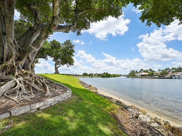 388 Golfview Road C, North Palm Beach FL 33408