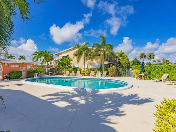 2160 NE 56th Ct 102, Fort Lauderdale FL 33308