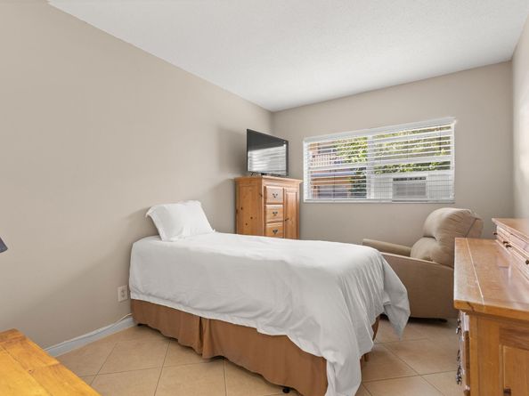 2160 NE 56th Ct 102, Fort Lauderdale FL 33308