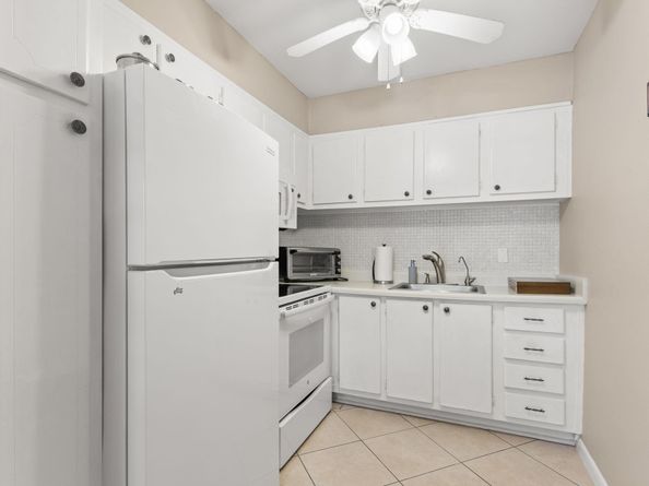 2160 NE 56th Ct 102, Fort Lauderdale FL 33308
