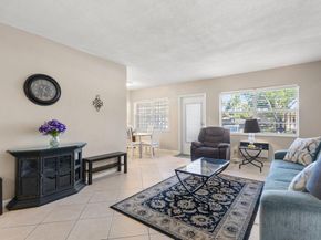 2160 NE 56th Ct 102, Fort Lauderdale FL 33308