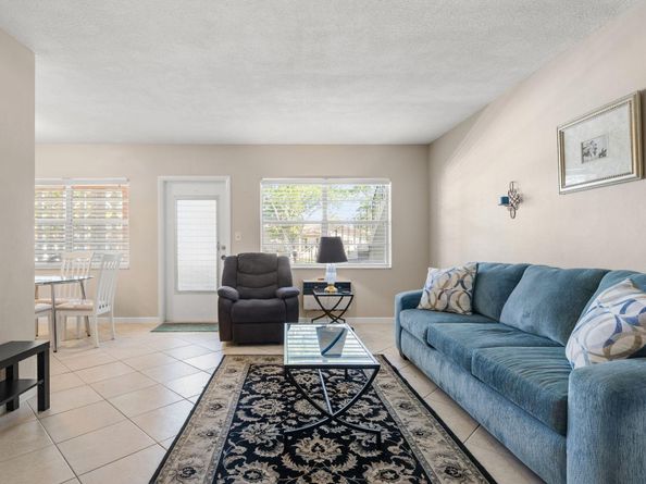 2160 NE 56th Ct 102, Fort Lauderdale FL 33308
