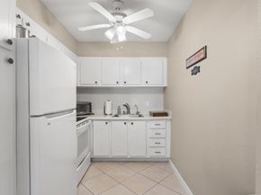 2160 NE 56th Ct 102, Fort Lauderdale FL 33308