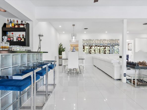 440 N Rainbow Dr, Hollywood FL 33021