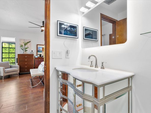 440 N Rainbow Dr, Hollywood FL 33021