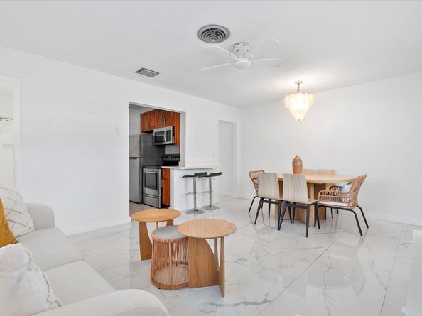 440 N Rainbow Dr, Hollywood FL 33021