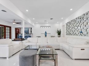 440 N Rainbow Dr, Hollywood FL 33021