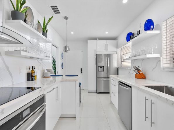 440 N Rainbow Dr, Hollywood FL 33021
