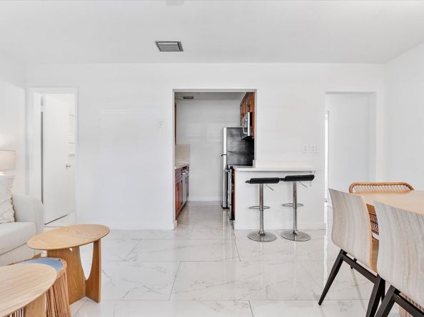 440 N Rainbow Dr, Hollywood FL 33021