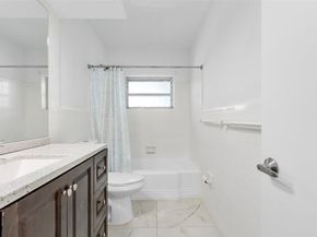 440 N Rainbow Dr, Hollywood FL 33021