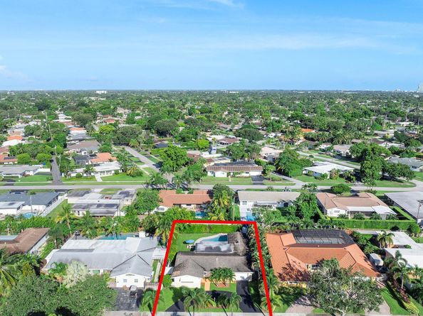 440 N Rainbow Dr, Hollywood FL 33021