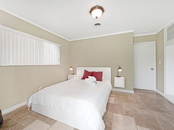 332 NW 26th Ct, Wilton Manors FL 33311