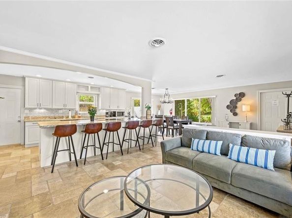 332 NW 26th Ct, Wilton Manors FL 33311