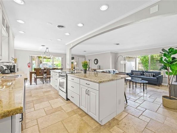 332 NW 26th Ct, Wilton Manors FL 33311