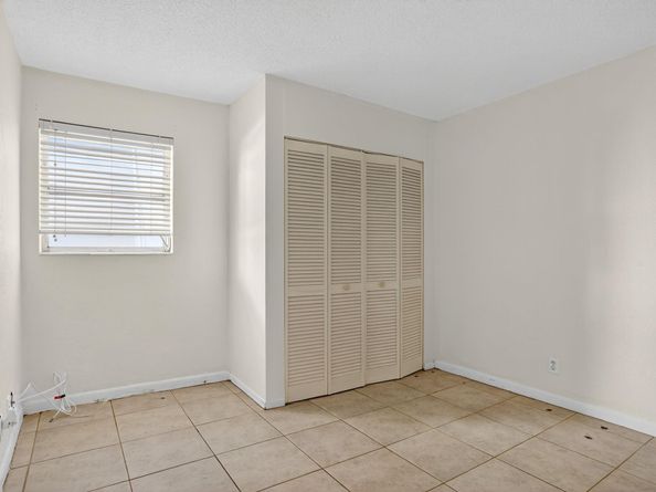 2870 NE 14th St Causeway 104c, Pompano Beach FL 33062