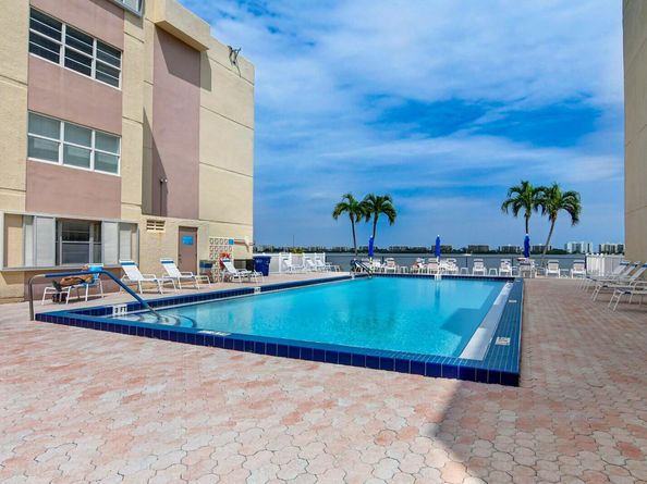 1502 S Lakeside Drive 103, Lake Worth Beach FL 33460