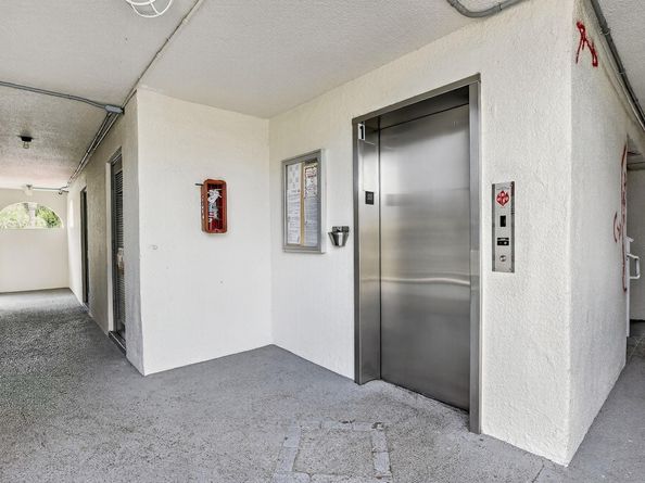 8100 Sunrise Lakes Blvd 303, Sunrise FL 33322