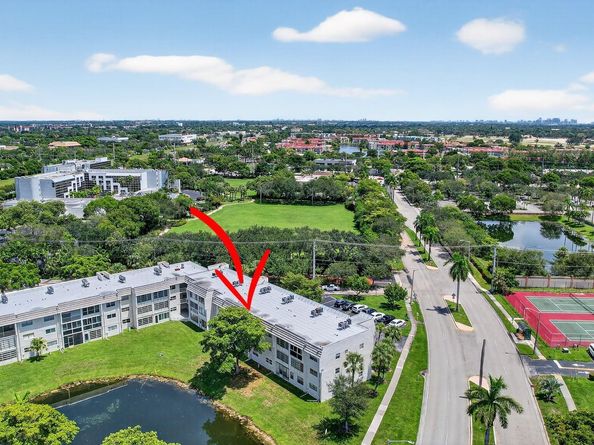 8100 Sunrise Lakes Blvd 303, Sunrise FL 33322