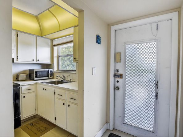 8100 Sunrise Lakes Blvd 303, Sunrise FL 33322