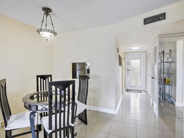 8100 Sunrise Lakes Blvd 303, Sunrise FL 33322