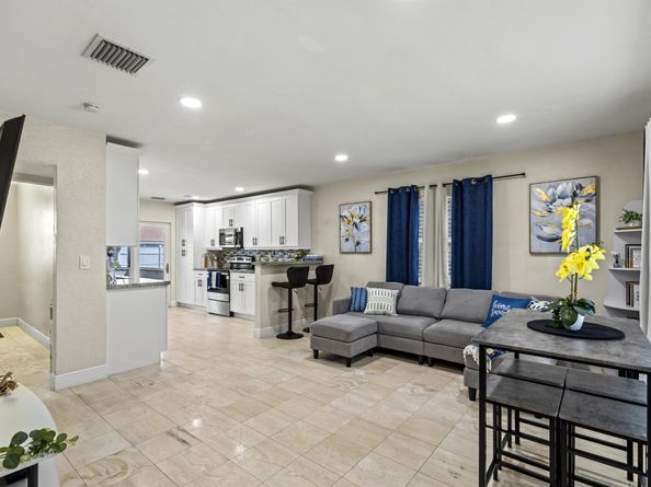 4331 Dale Road, Palm Springs FL 33406