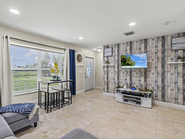4331 Dale Road, Palm Springs FL 33406