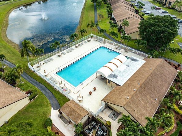 816 Sky Pine Way G, Greenacres FL 33415