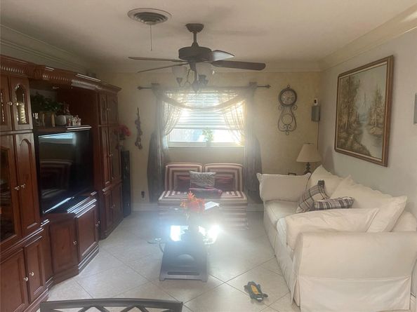 8303 NW 35th Ct, Coral Springs FL 33065