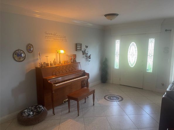 8303 NW 35th Ct, Coral Springs FL 33065