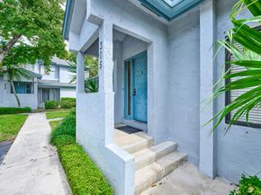 305 Harbour Pointe Way, Greenacres FL 33413