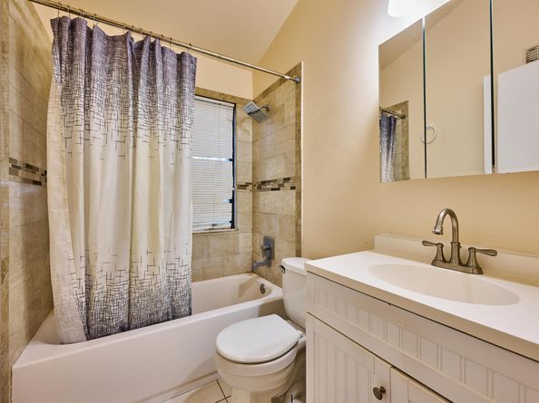 305 Harbour Pointe Way, Greenacres FL 33413