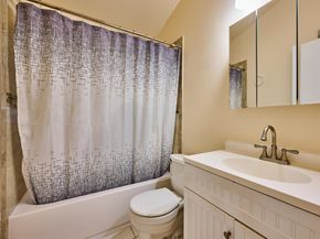 305 Harbour Pointe Way, Greenacres FL 33413