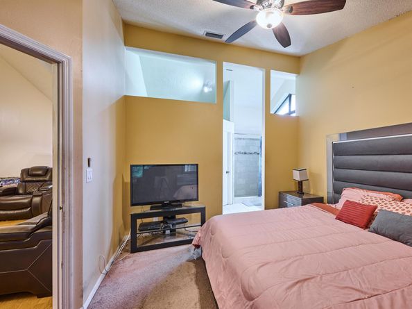 305 Harbour Pointe Way, Greenacres FL 33413