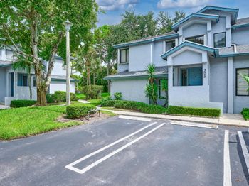 305 Harbour Pointe Way