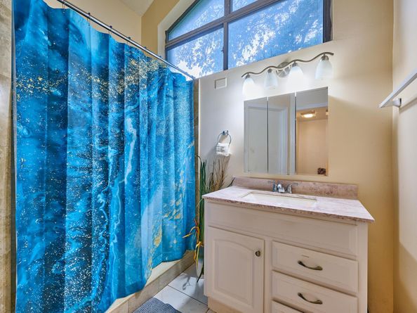 305 Harbour Pointe Way, Greenacres FL 33413