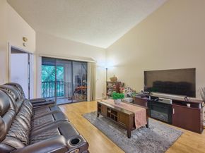 305 Harbour Pointe Way, Greenacres FL 33413