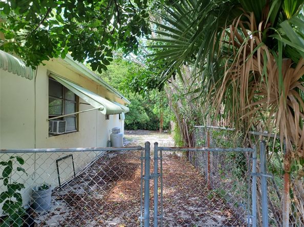 163 SW 4th St, Deerfield Beach FL 33441