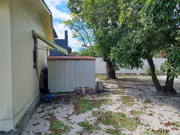 163 SW 4th St, Deerfield Beach FL 33441