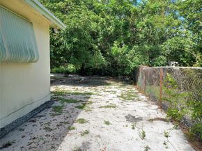 163 SW 4th St, Deerfield Beach FL 33441
