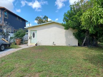 163 SW 4th St