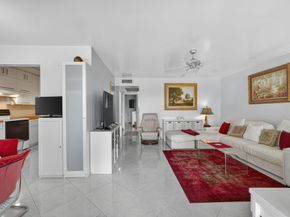 114 Somerset F, West Palm Beach FL 33417