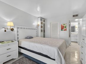 114 Somerset F, West Palm Beach FL 33417