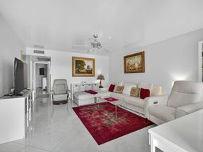 114 Somerset F, West Palm Beach FL 33417