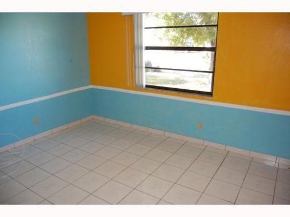 901 SW 78th Ave, North Lauderdale FL 33068