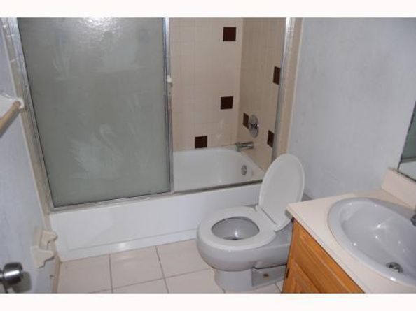 901 SW 78th Ave, North Lauderdale FL 33068