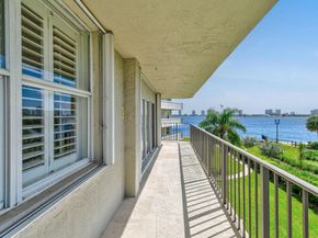 801 Lake Shore Drive 310, Lake Park FL 33403