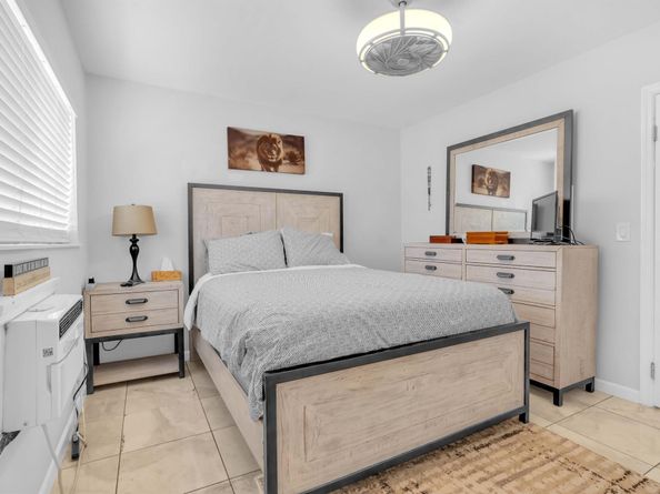 301 E Mcnab Road 103, Pompano Beach FL 33060