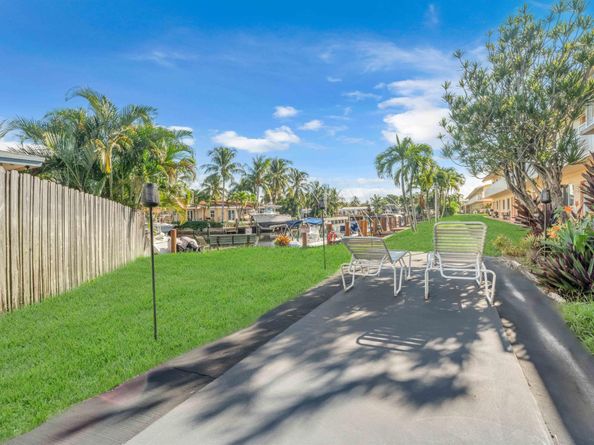 301 E Mcnab Road 103, Pompano Beach FL 33060