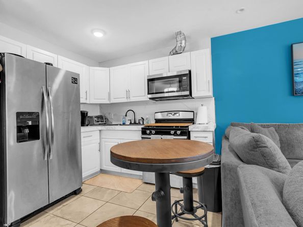 301 E Mcnab Road 103, Pompano Beach FL 33060