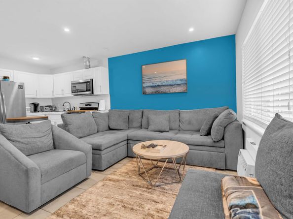 301 E Mcnab Road 103, Pompano Beach FL 33060